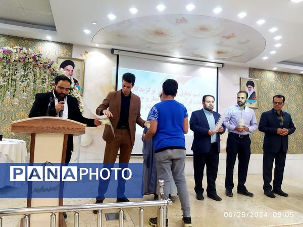 مراسم تجلیل از برگزیدگان مسابقات قرآن، عترت و نماز و جشنواره فرهنگی هنری امید فردا کاشمر
