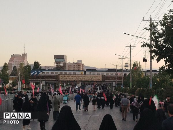 مشهد، روایت‌گر حماسه وفاداری؛ بدرقه باشکوه رهبر شهید ایران