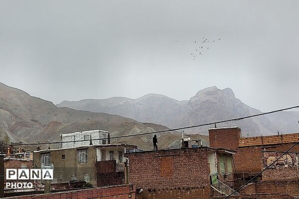 بارش شدید  باران بهاری و اب گرفتگی معابر شهر بار