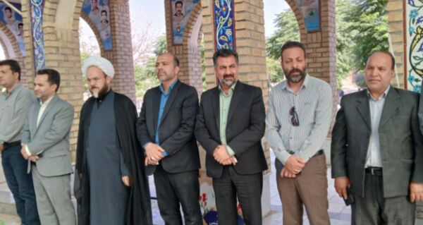  غبارروبی مزار شهدای شهرستان خلیل آباد