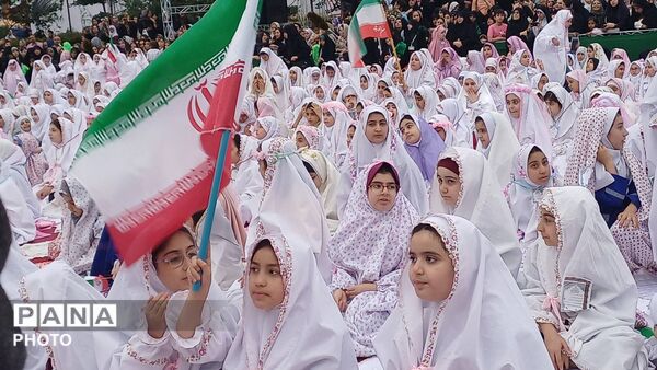 حضور معاون پرورشی وزارت آموزش و پرورش در جمع فرشتگان نمازگزار