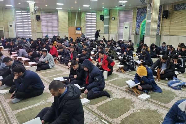 برگزاری محفل انس با قرآن به مناسبت ماه مبارک رمضان در مدارس ناحیه دو شهرری 
