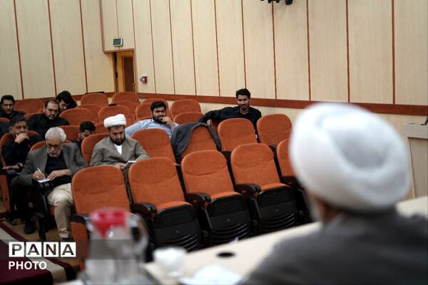 دومین نشست فعالان رسانه ای استان قم با موضوع تشییع رهبر شهید 