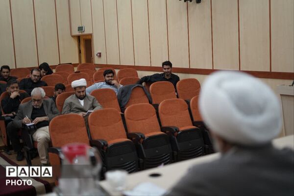 دومین نشست فعالان رسانه ای استان قم با موضوع تشییع رهبر شهید 