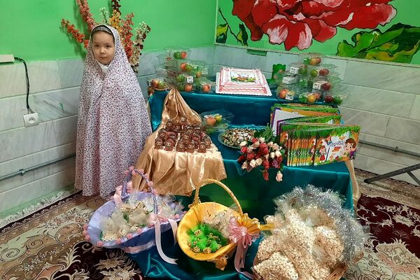 جشن قرآن در دبستان راهیان نور ناحیه 2 شهرری 