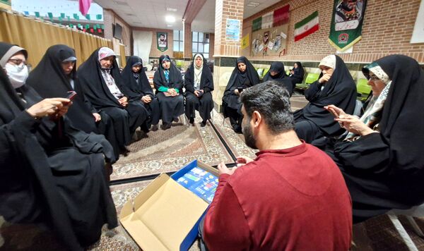 «ایران‌مون» مهمان اعتکاف دانش‌آموزی دختران همدان شد