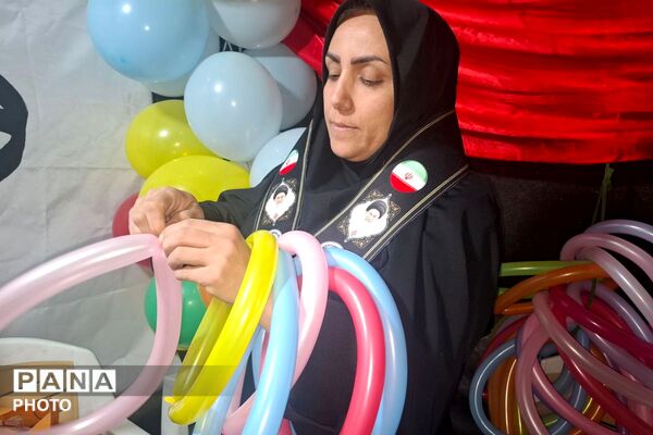 برپایی موکب «مدرسه رهبر شهید» در میدان هفت تیر نسیم‌شهر