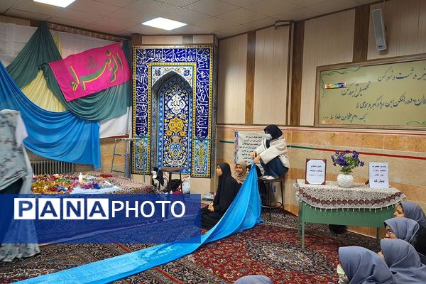 حضور دانش‌آموزان مدارس ناحیه دو شهرری در جشن ولادت حضرت فاطمه (س)