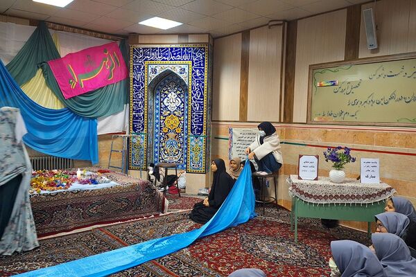حضور دانش‌آموزان مدارس ناحیه دو شهرری در جشن ولادت حضرت فاطمه (س)