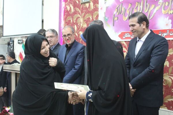 آیین تجلیل از پیشکسوتان فرهنگی ملکان 
