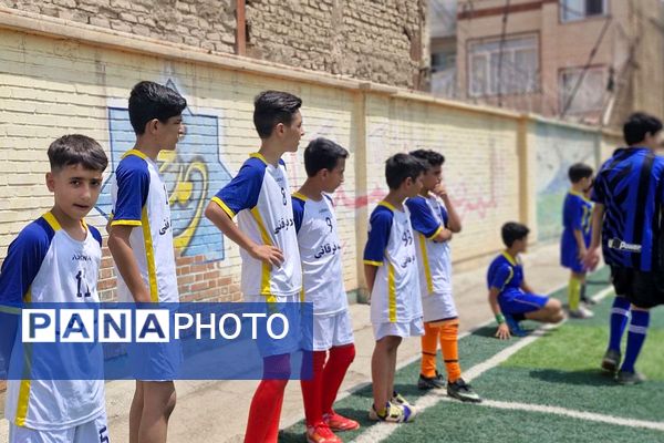 آیین افتتاح زمین چمن مصنوعی در قرچک