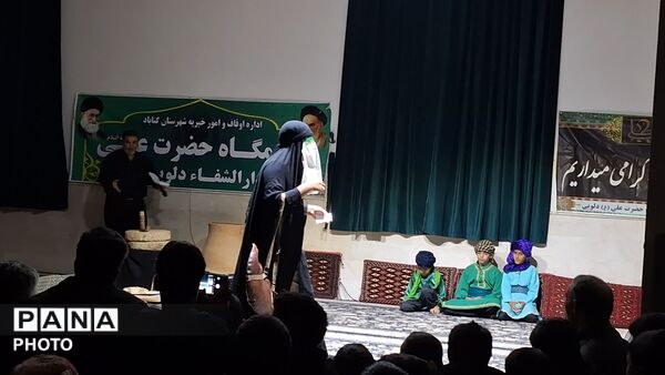 حماسه عزاداری در قدمگاه گناباد با نمایش «رستگاری در محراب»