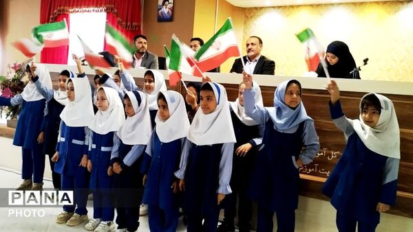 آیین تجلیل از منتخبین کشوری، استانی و منطقه ای طرح و برنامه های حوزه  آموزش  کلات