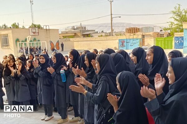 جشن جوانه‌ها در دبیرستان سوره فیروزآباد