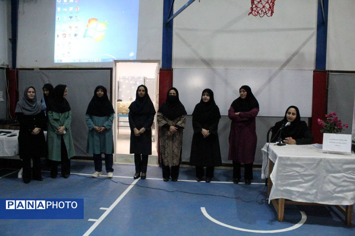 اولین جلسه عمومی انجمن اولیا و مربیان دبیرستان دخترانه شاهد غرویان (وکیلی22)