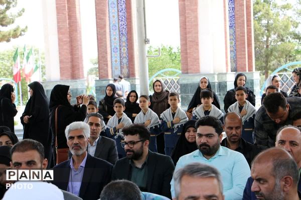 گرامی داشت مقام معلم و آئین گلباران مزار شهدای گمنام