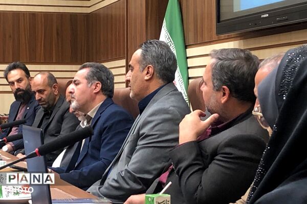 تجلیل از معاونین پرورشی در ناحیه دو شهرری 