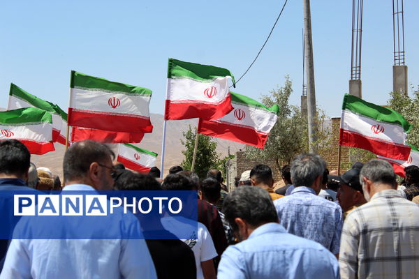 شادپیمایی مردم شهر درق پس از عملیات وعده صادق 3 در روز عید غدیر