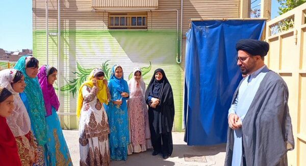 نواخته شدن زنگ سلامت در دبیرستان بهار آزادی 