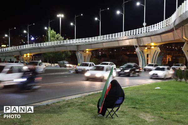 پرچمی که زمین نگذاشتند