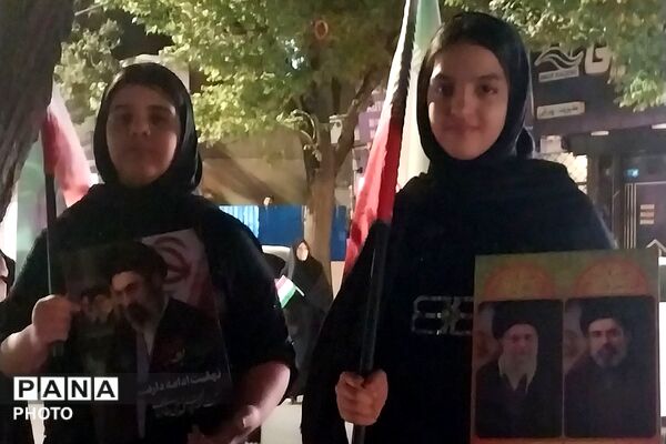 گردهمایی شبانه در محله ۱۳ آبان شهرری 