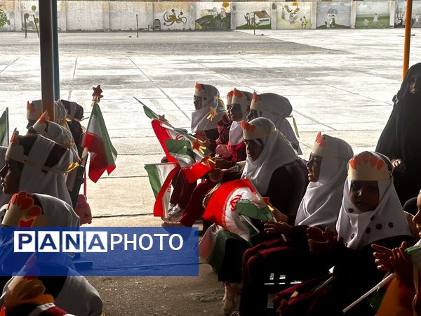 جشن شکوفه‌ها و طنین زنگ مهر در مدرسه فاطمه‌ الزهرا شهرستان جاسک