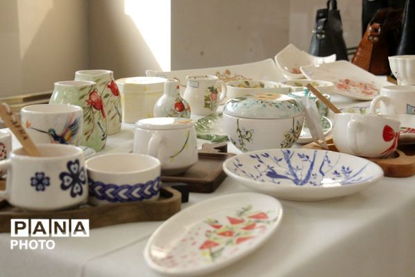 سیری در نمایشگاه دستاوردهای کانون‌های فرهنگی‌ تربیتی در آذربایجان شرقی