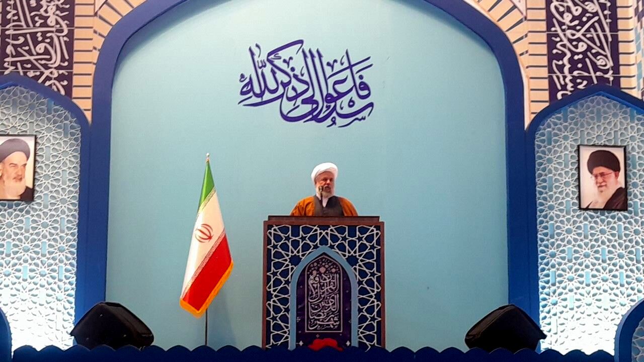 جایگاه امامت و ولایت در هدایت جامعه اسلامی بسیار ضرورت است