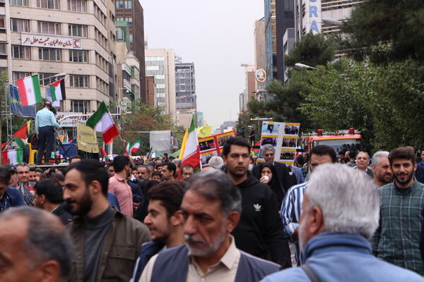 حضور بی‌نظیر دانش‌آموزان پایتخت در یوم الله 13 آبان