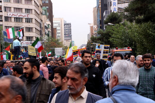 حضور بی‌نظیر دانش‌آموزان پایتخت در یوم الله 13 آبان