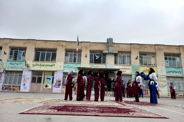 المپیاد ورزشی درون مدرسه‌ای در دبیرستان شاهد فیض ناحیه ۳ شیراز