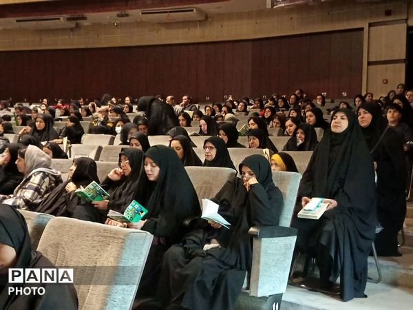 مراسم احیا در شب سوم قدر در فرهنگسرای سیمرغ نیشابور