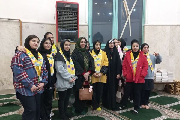افتتاحیه بخش دوم اردوی تمشک با حضور دانش‌آموزان دختر در اردوگاه شهید محمد منتظری شهریار