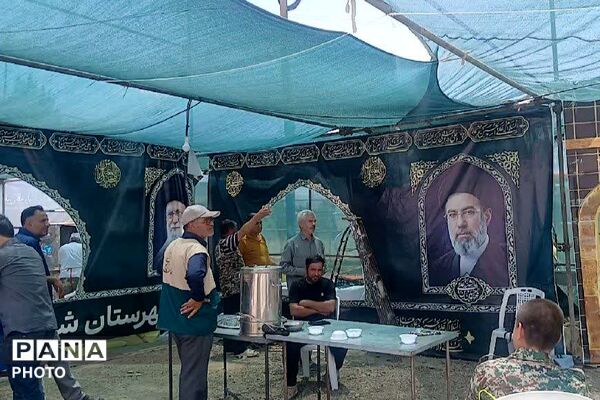 خدمت رسانی به زاِئران تشییع رهبر شهید در موکب دارالمصلین شهرستان شیروان