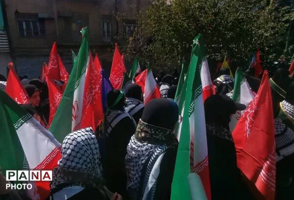 شکوه ۳۱۳ هزار نفری در قلب پایتخت