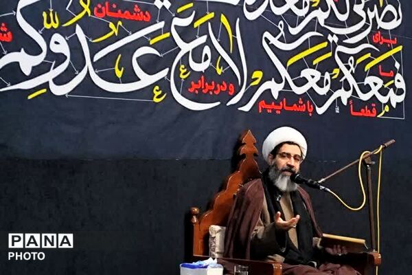 از کوچه‌های محرم تا میدان عاشقی؛ نوجوانان در مسیر پرچم‌داری امام حسین(ع)