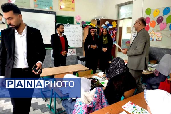 مسابقات هنر و خلاقیت دانش‌آموزان در مدرسه ۱۰ دی