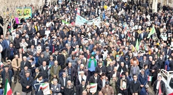 روایت دانش آموز 12ساله از راهپیمایی 22بهمن دربجنورد
