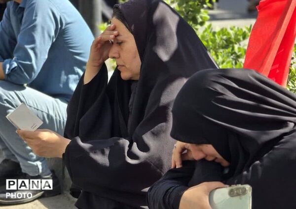«باید برخاست» جهانی شد