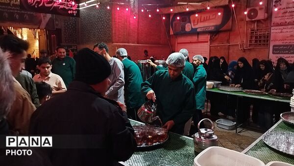 چایخانه فاطمه الزهرای حسینیه امام خمینی در دویست و سی و دومین شب 