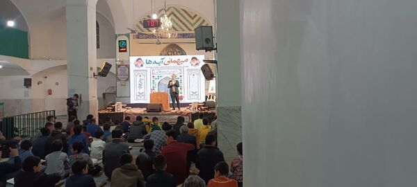 برگزاری محفل انس با قرآن «میهمانی آیه‌ها» در مسجد قمر بنی‌هاشم یزد