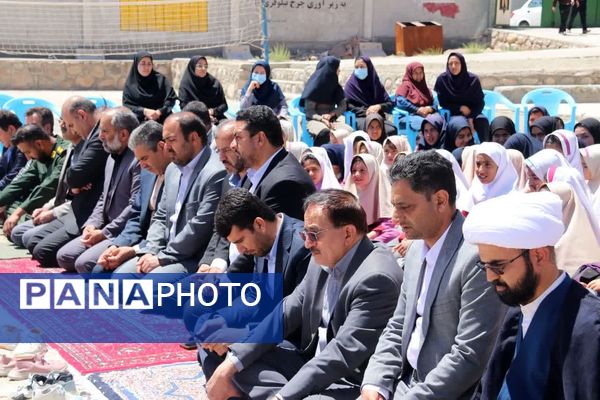  افتتاح زمین چمن مصنوعی با حضور  معاون تربیت‌بدنی و سلامت وزارت آموزش و پرورش