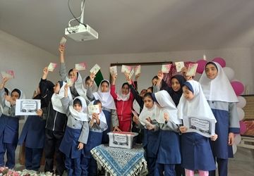 مهربانی رسم قشنگ دلهای پاک؛ جشن عاطفه ها ی دبستان خدیجه کبری(س)