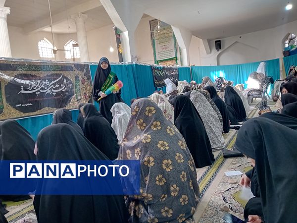 حضور دانش‌آموزان دبیرستان فاطمه الزهرا(س) و کوثر در نماز جمعه