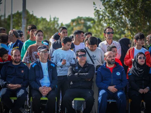 همایش پیاده‌روی خانوادگی در محمدشهر کرج 