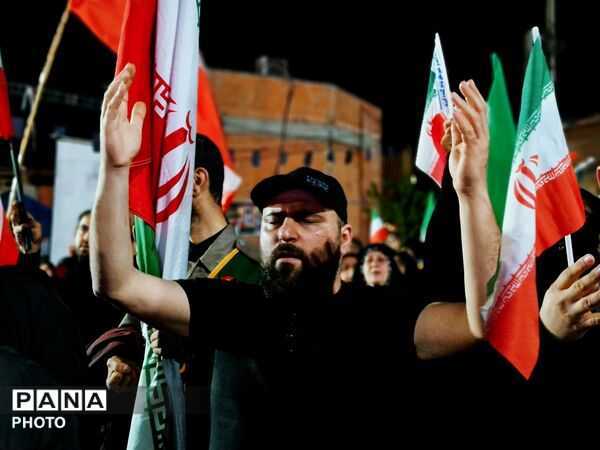 نسل نو در گلوگاه پای کار وطن