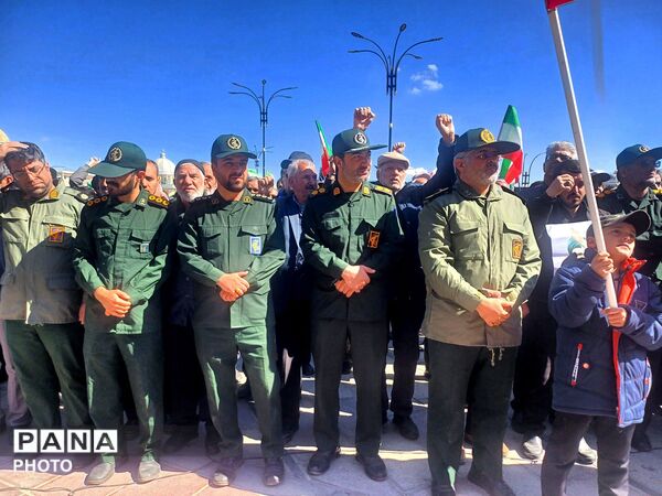 اجتماع باشکوه مردم در میدان امام خمینی(ره) به‌مناسبت چهلمین روز رحلت امام خامنه‌ای