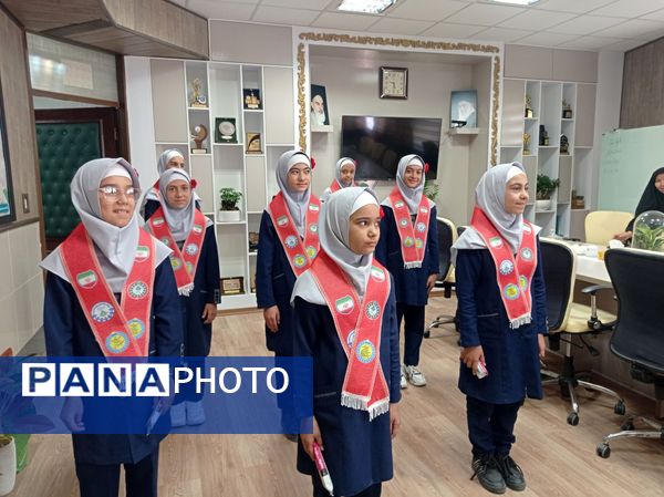 دیدار دانش‌آموزان مدرسه مهندس رحمانی فرد با مسولین اداره ناحیه یک مشهد مقدس 