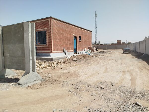 تلاش شبانه روزی برای تکمیل مدرسه جدید در روستای فدافن