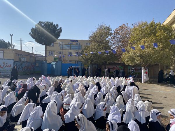 آسمان باخرز به امید رحمت؛ نماز باران با حضور دانش‌آموزان و مسئولان اقامه شد